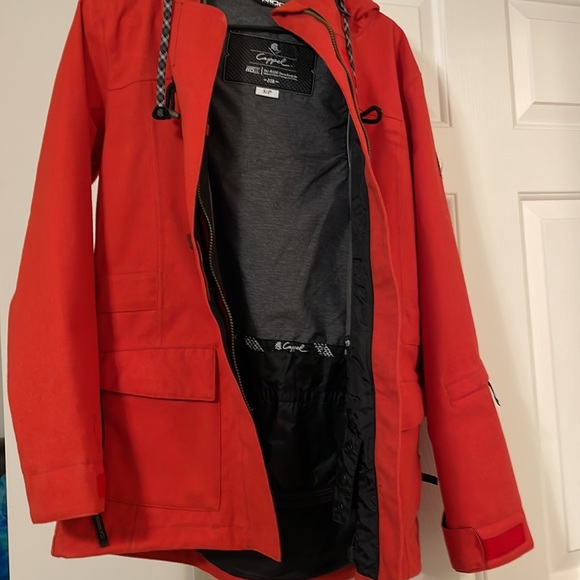 Bright red Ski/snowboard jacket by ride snowboards - Picture 4 of 4